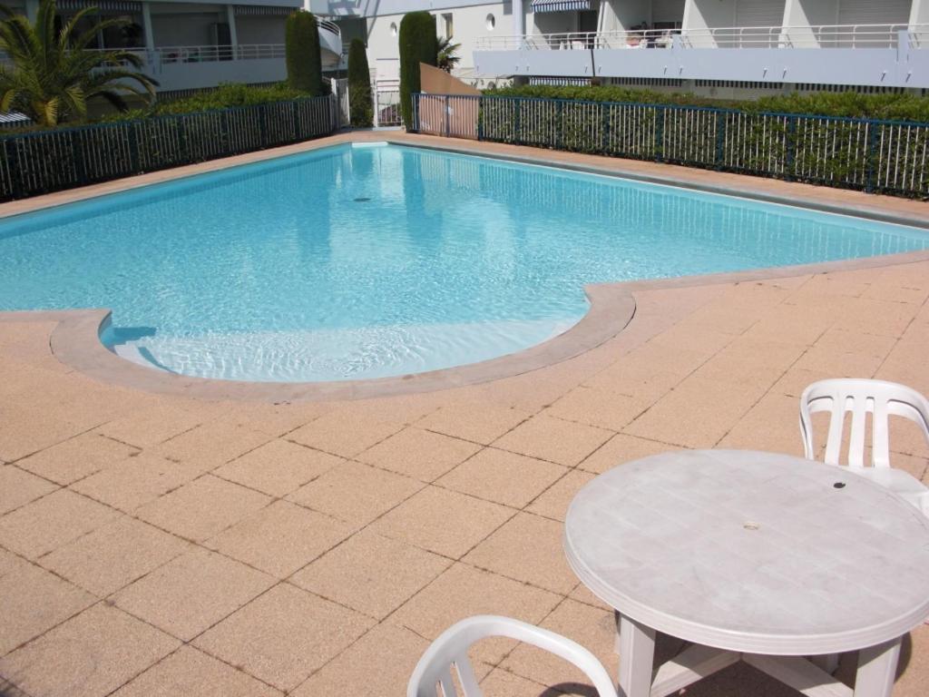 Agreable Appartement 4 Personnes A Villeneuve-Loubet Plage, Piscine, Mer, Commerces A Proximite Dış mekan fotoğraf
